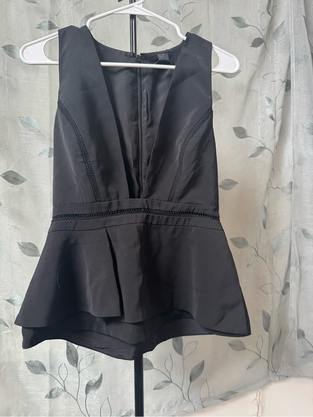 NWT Stylestalker Black Sleeveless V-Neck Peplum Top